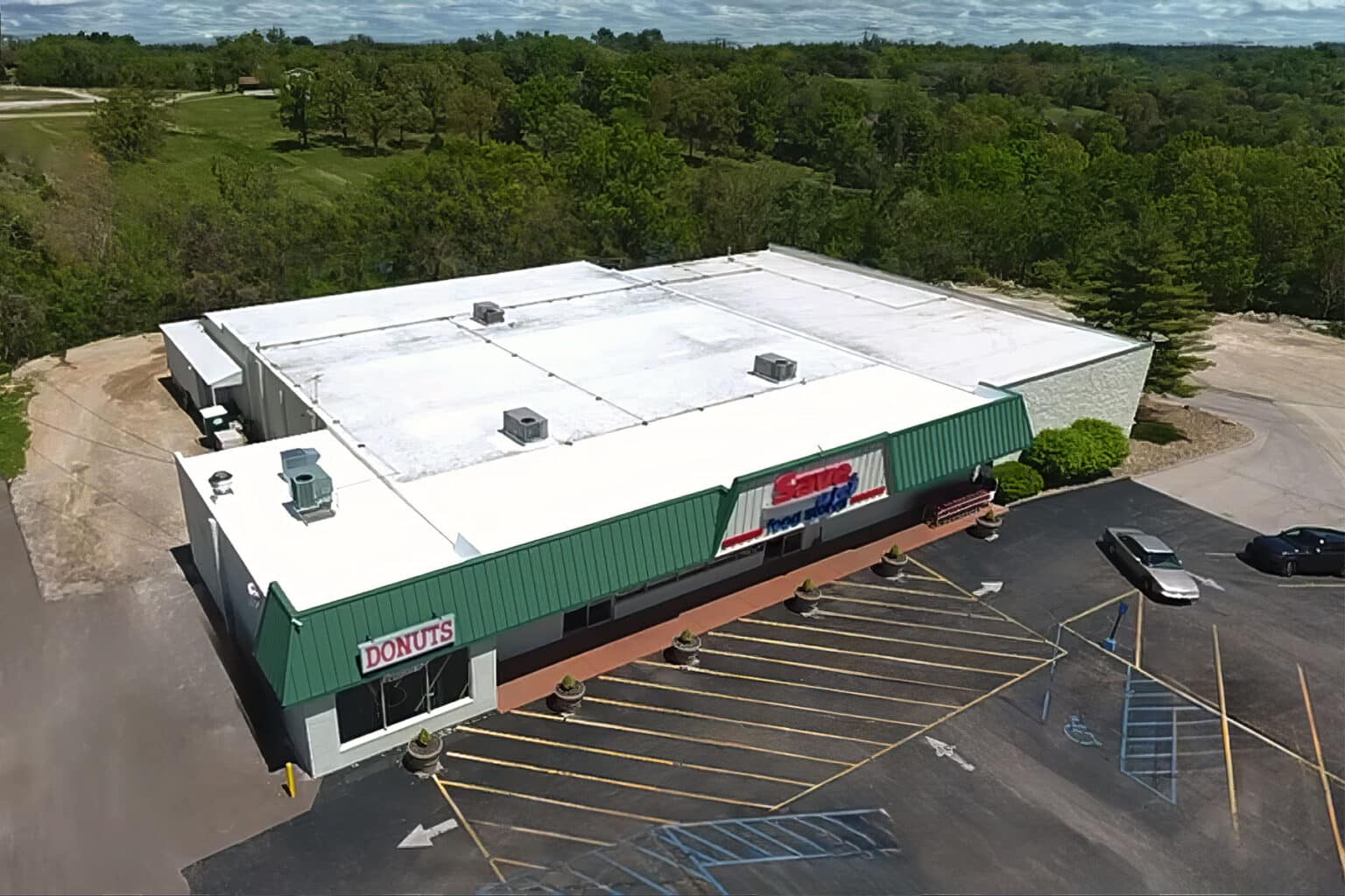 Flat Roof on a Save a Lot, Meyers, St. Louis