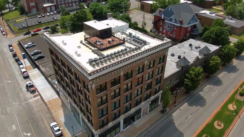 Flat roof on apartment building, St. Louis, Meyers.
